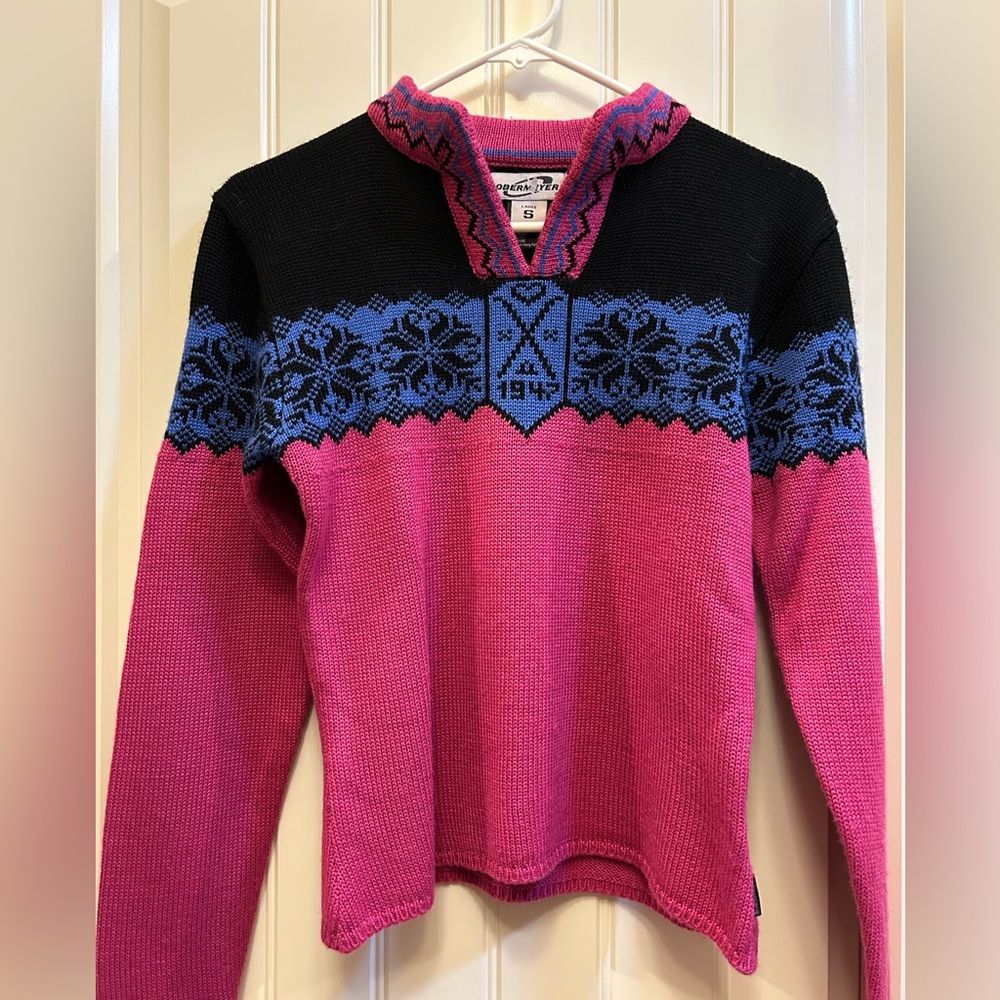 Obermeyer Pink and Blue V-Neck Sweater,size Small